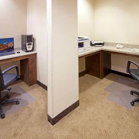 Holiday Inn Express Hotel & Suites Eagle Pass By Ihg Business photo