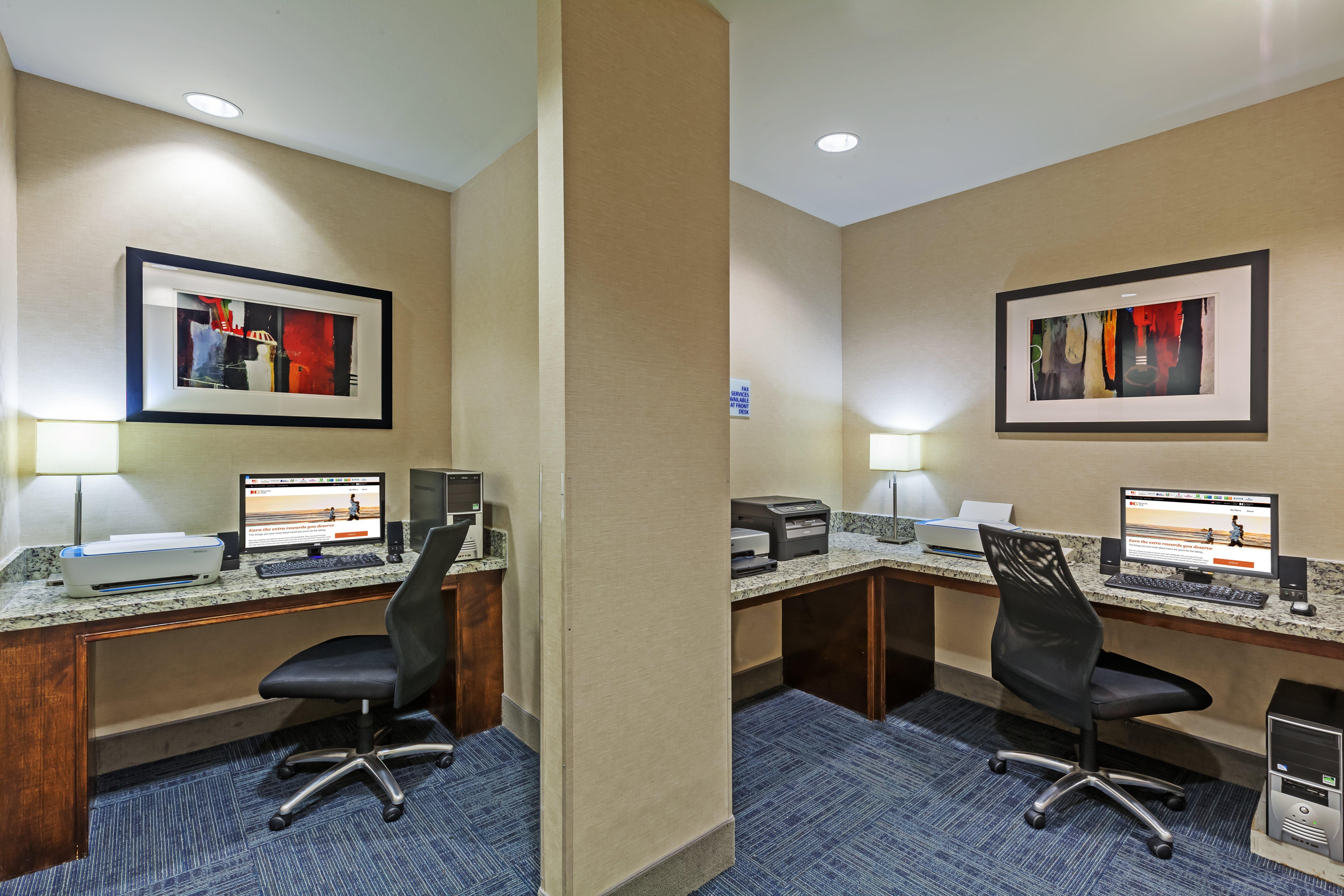 Holiday Inn Express Hotel & Suites Eagle Pass By Ihg Exterior photo
