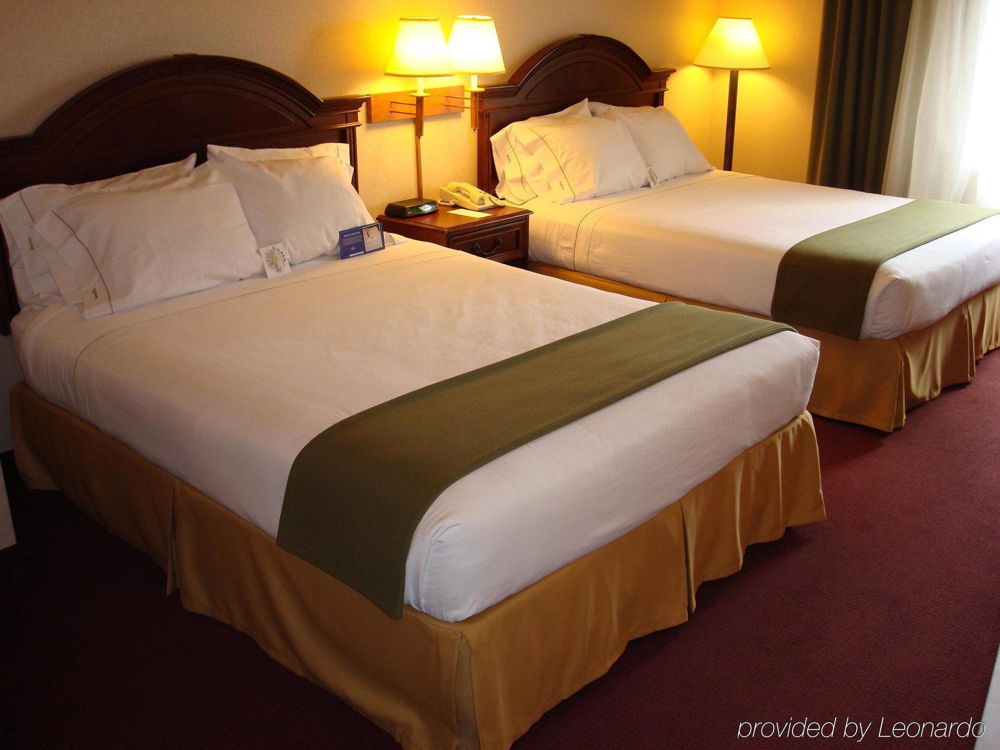 Holiday Inn Express Hotel & Suites Eagle Pass By Ihg Room photo
