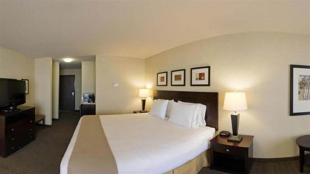 Holiday Inn Express Hotel & Suites Eagle Pass By Ihg Exterior photo